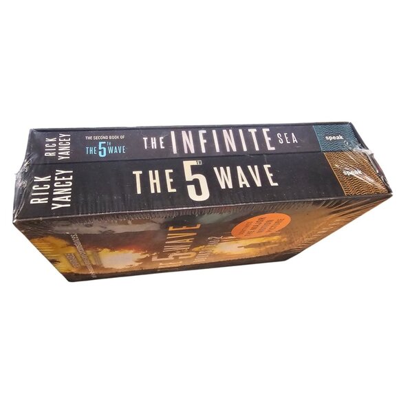 The 5th Wave Books 1 and 2 Rick Yancey Box Set SEALED NY Times Bestseller - Picture 5 of 6